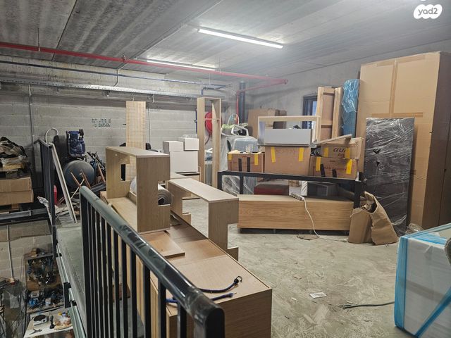 מבני תעשיה, אזור תעשיה א, חולון