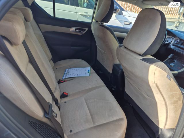 מודעת רכב לקסוס CT