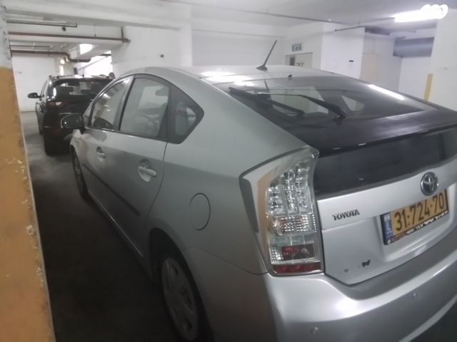 טויוטה פריוס