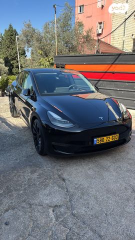 מודעת רכב טסלה מודל Y