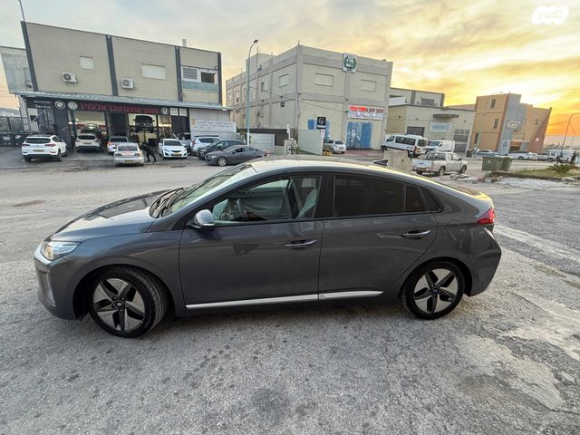 יונדאי איוניק