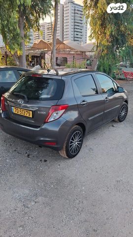 טויוטה יאריס