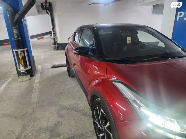 מודעת רכב טויוטה C-HR