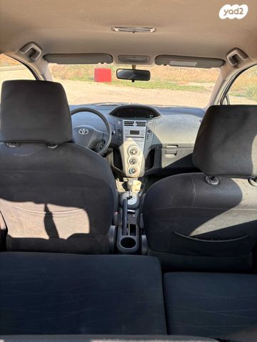 טויוטה יאריס