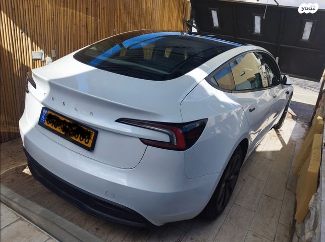 מודעת רכב טסלה מודל 3