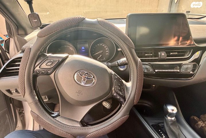 טויוטה C-HR
