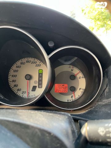 מודעת רכב מאזדה 3