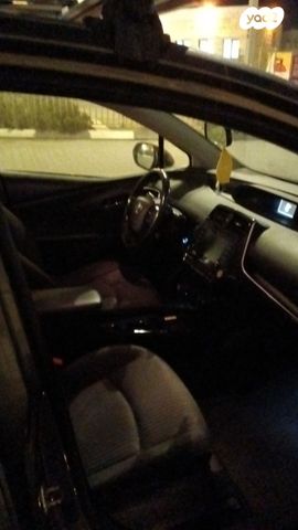 טויוטה פריוס