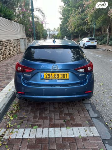 מודעת רכב מאזדה 3