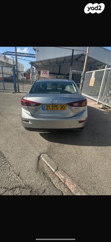 מאזדה 3