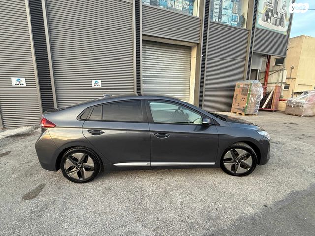 יונדאי איוניק