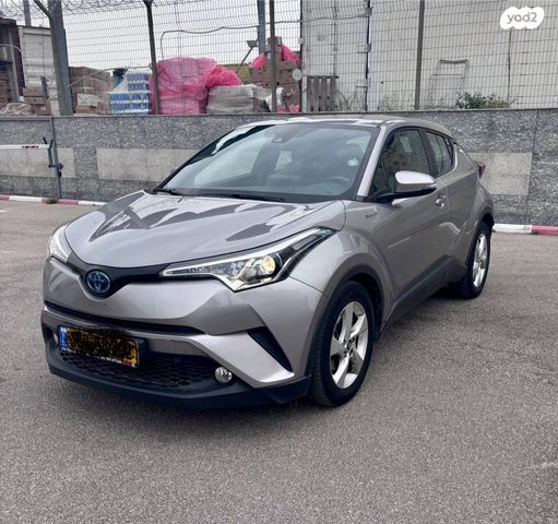 מודעת רכב טויוטה C-HR