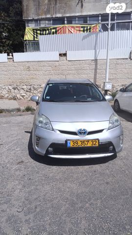 מודעת רכב טויוטה פריוס