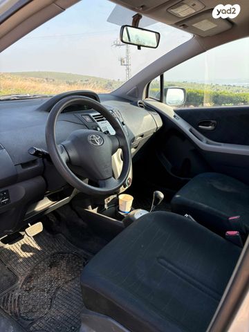 טויוטה יאריס