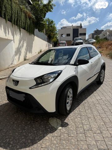 טויוטה אייגו X