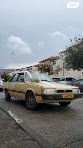 סובארו לאונה