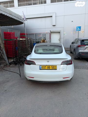 מודעת רכב טסלה מודל 3