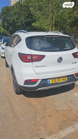 מודעת רכב אם ג'י ZS