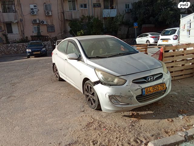 יונדאי אקסנט i25