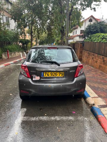 טויוטה יאריס