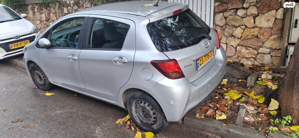 מודעת רכב טויוטה יאריס