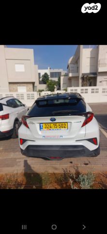 מודעת רכב טויוטה C-HR