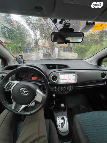 טויוטה יאריס