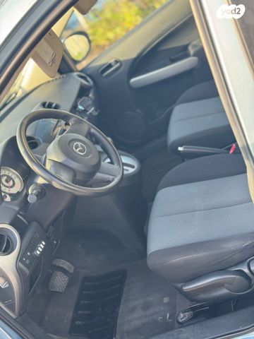 מודעת רכב מאזדה 2