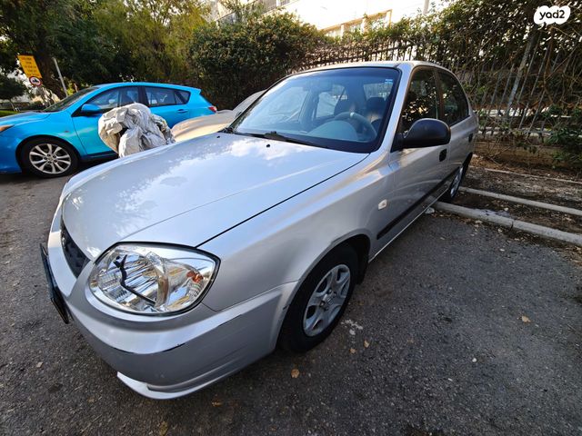 יונדאי אקסנט i25