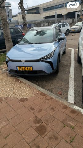 מודעת רכב ג׳ילי Geometry C