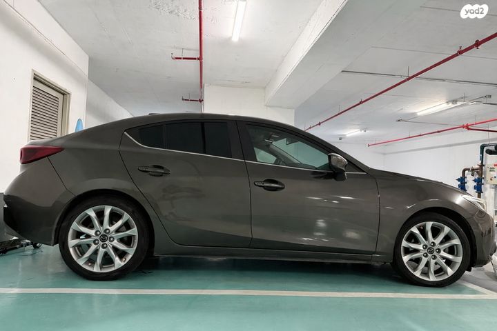 מודעת רכב מאזדה 3