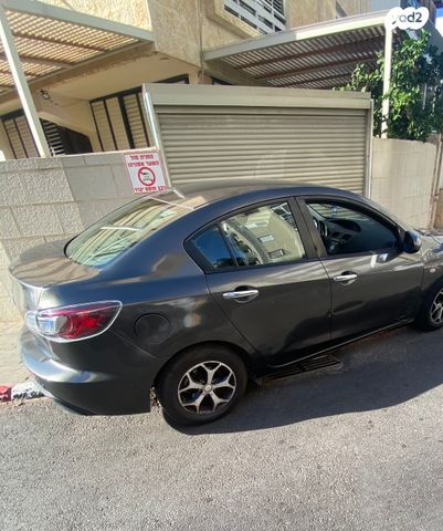 מודעת רכב מאזדה 3