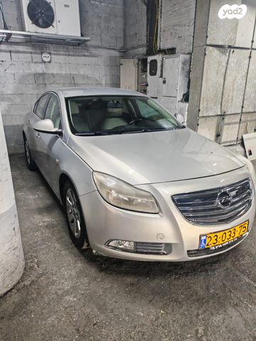 מודעת רכב אופל אינסיגניה