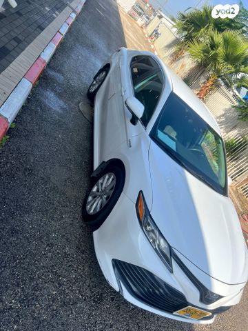 טויוטה קאמרי