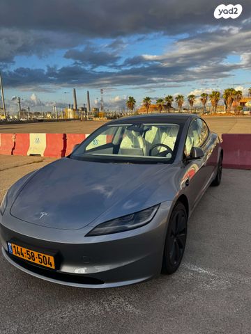מודעת רכב טסלה מודל 3