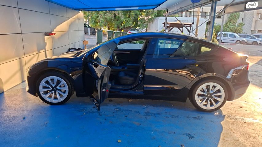 מודעת רכב טסלה מודל 3