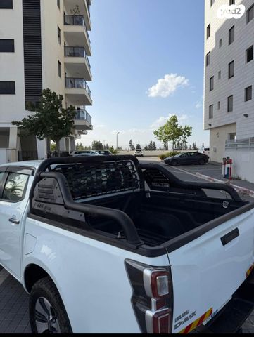 איסוזו די-מקס