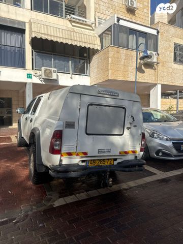 איסוזו די-מקס