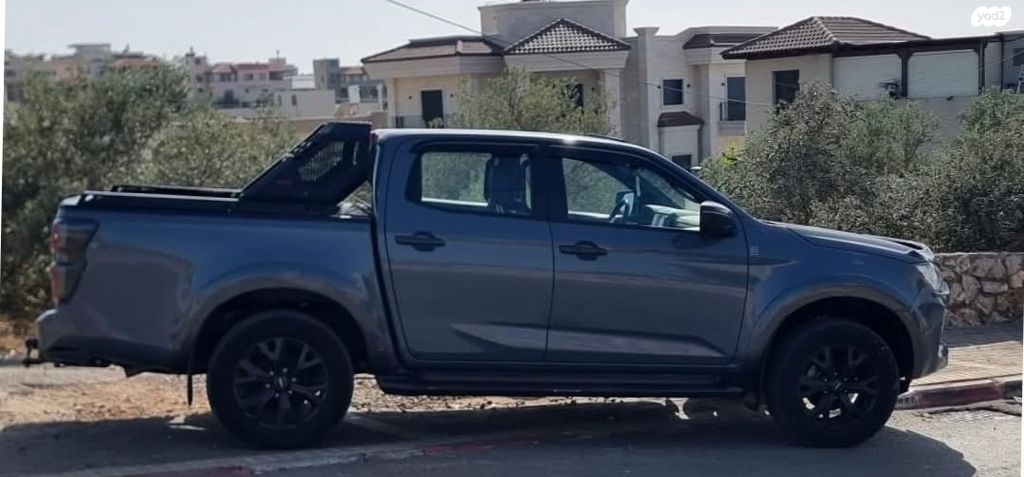 איסוזו די-מקס