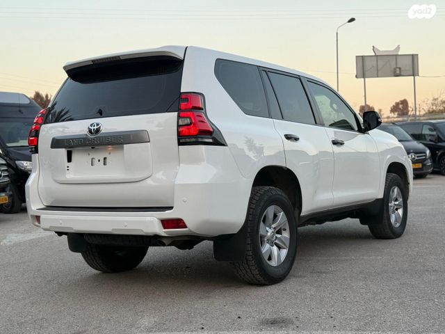 טויוטה לנד קרוזר