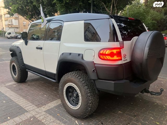 טויוטה FJ קרוזר