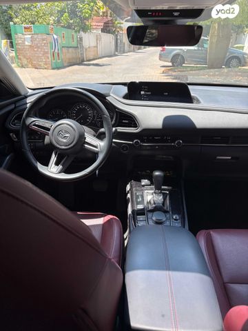 מודעת רכב מאזדה CX-30