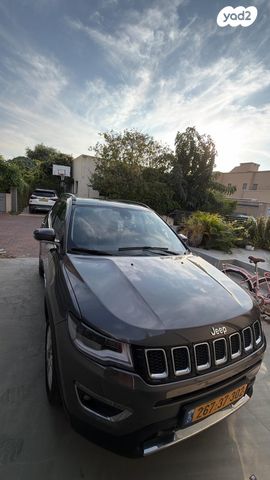 מודעת רכב ג'יפ קומפאס