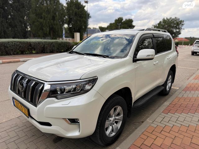 טויוטה לנד קרוזר