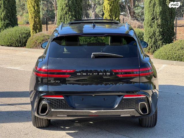 ג'נסיס GV70