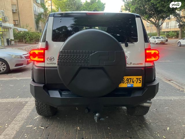 טויוטה FJ קרוזר