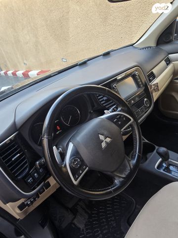 מיצובישי אאוטלנדר