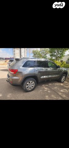 מודעת רכב ג'יפ גרנד צ'ירוקי