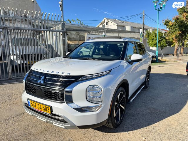 מיצובישי אאוטלנדר