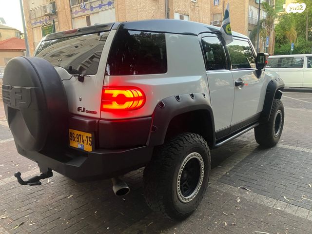 טויוטה FJ קרוזר